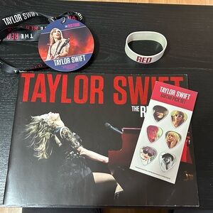 Perfect condition Taylor Swift Red Album Collectible Set